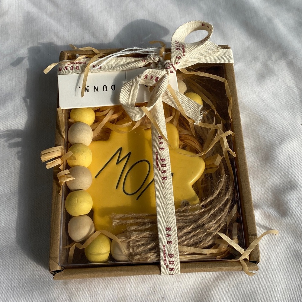 Rae Dunn "MOM" Wooden Bead Garland